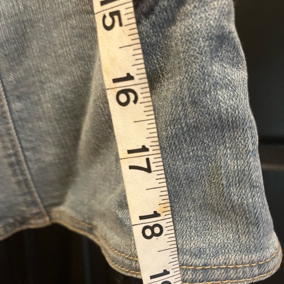 🆕 Anthropologie Denim Skirt Embroidered Flowers - Picture 8 of 12